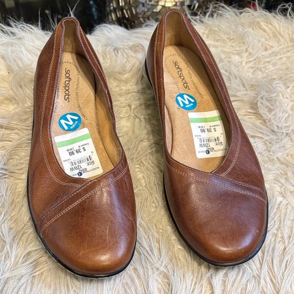 Softspots Women's Tan Leather Loafers - Picture 1 of 4